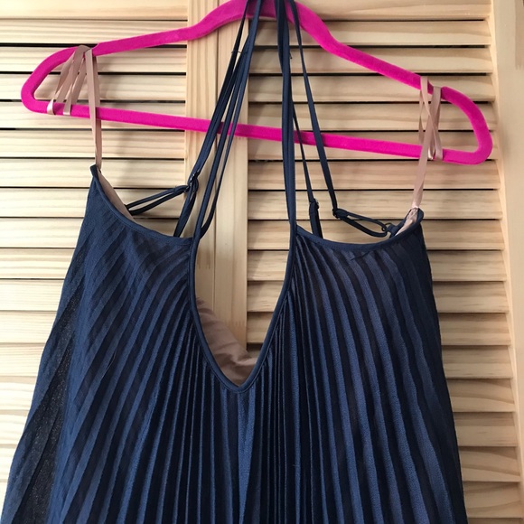 Stunning BCBG MAXAZRIA pleated dark blue dress - Picture 3 of 11